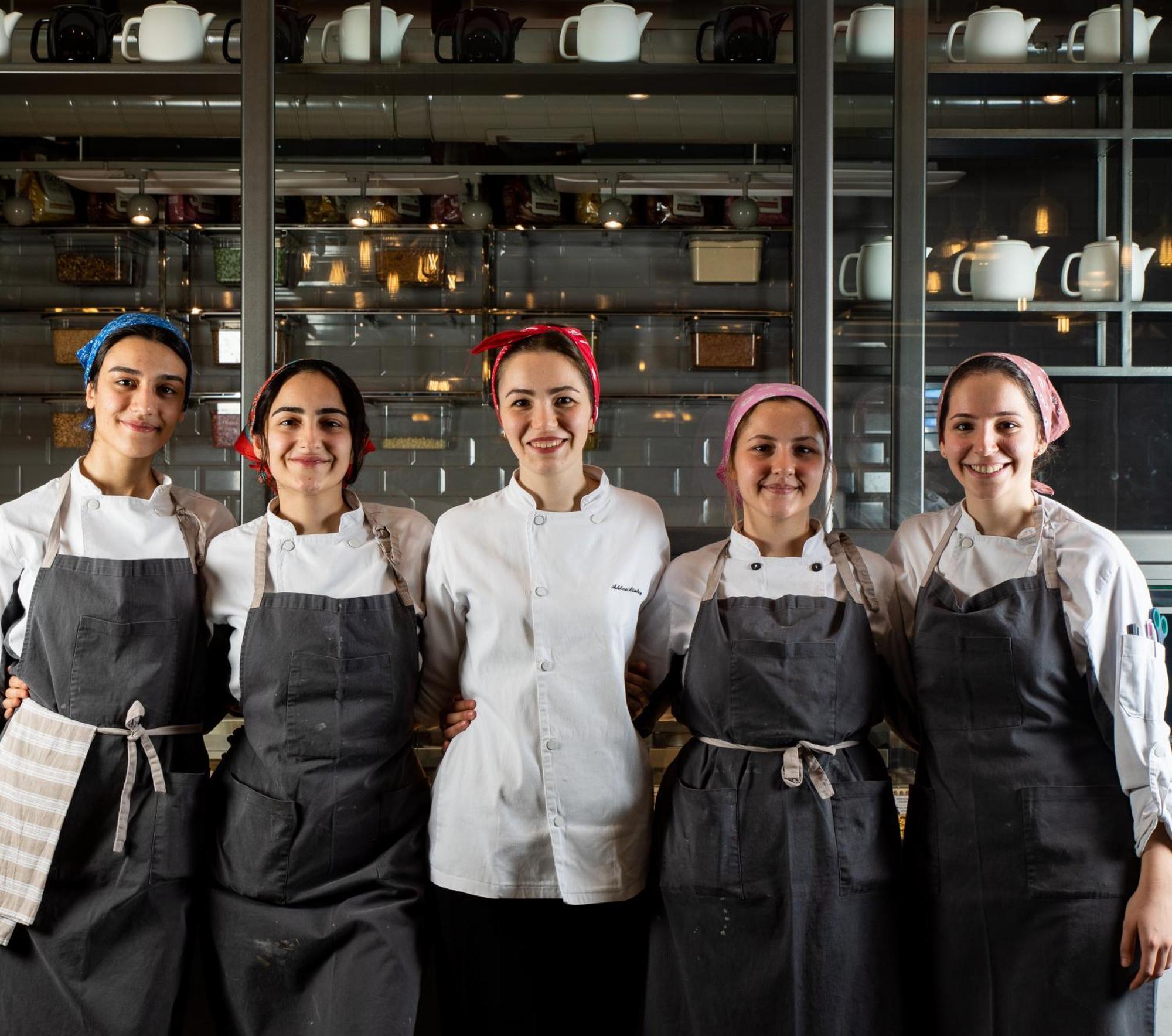 איסטמבול Stayso The House Hotel מראה חיצוני תמונה Students at the Culinary Institute of New York at San Francisco